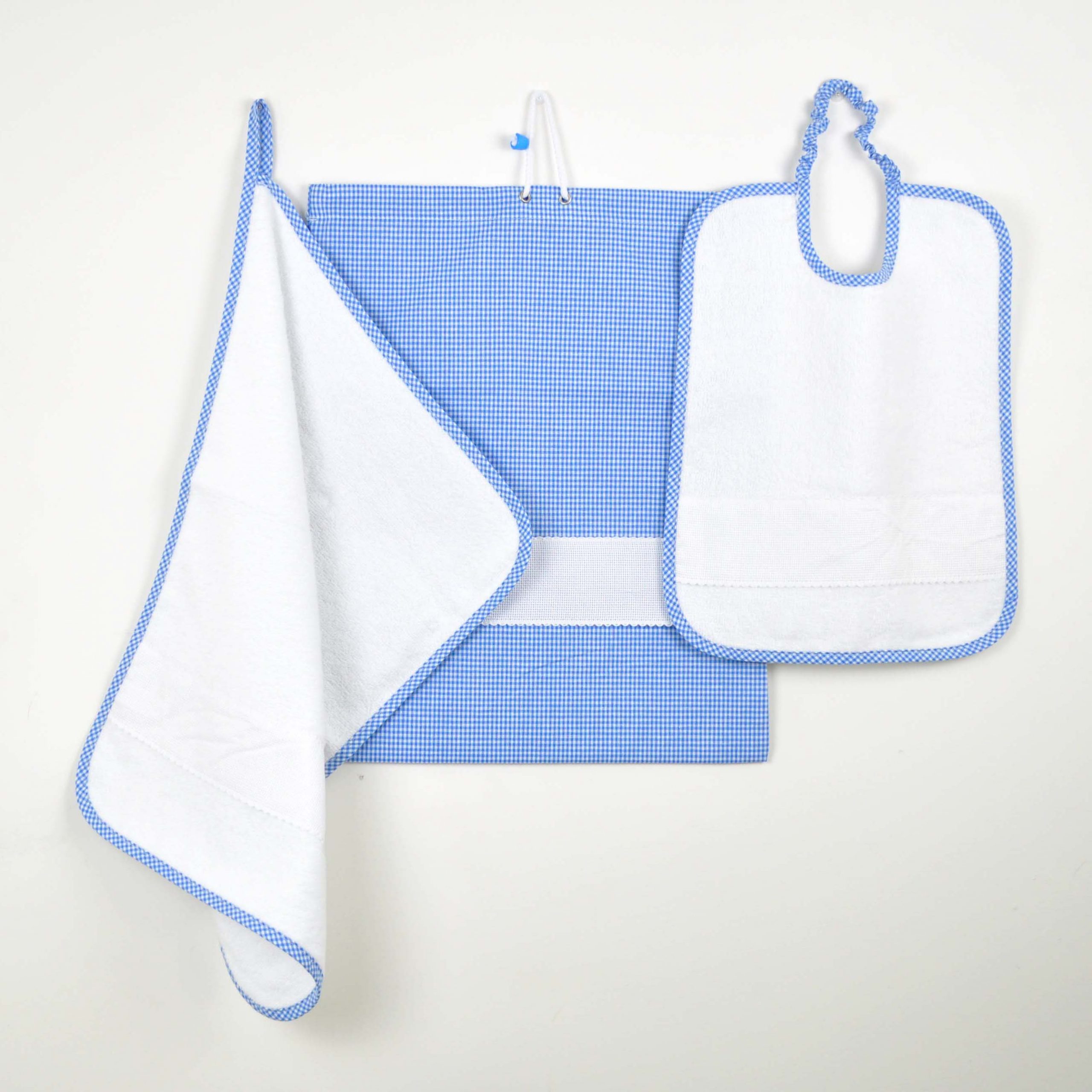 Set asilo quadretti (bavaglino, asciugamano, sacchetto) - Hobby Cucito